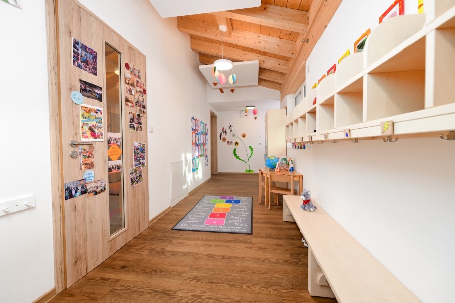 Orange Gruppe Garderobe