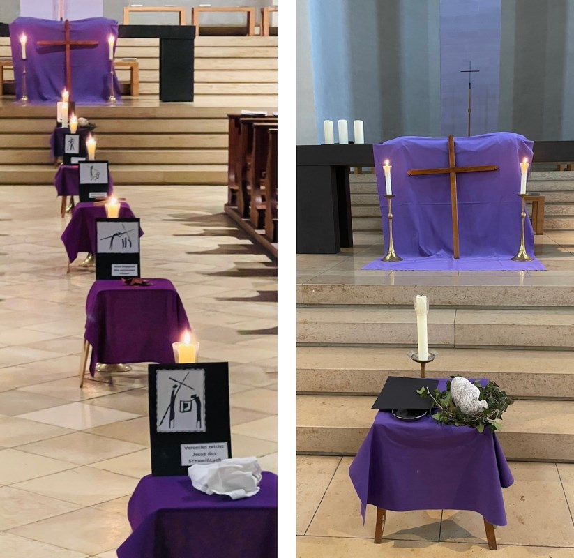 Kreuzwegstationen, Bilder auf Stühlen. Altar mit lila Tuch bedeckt.