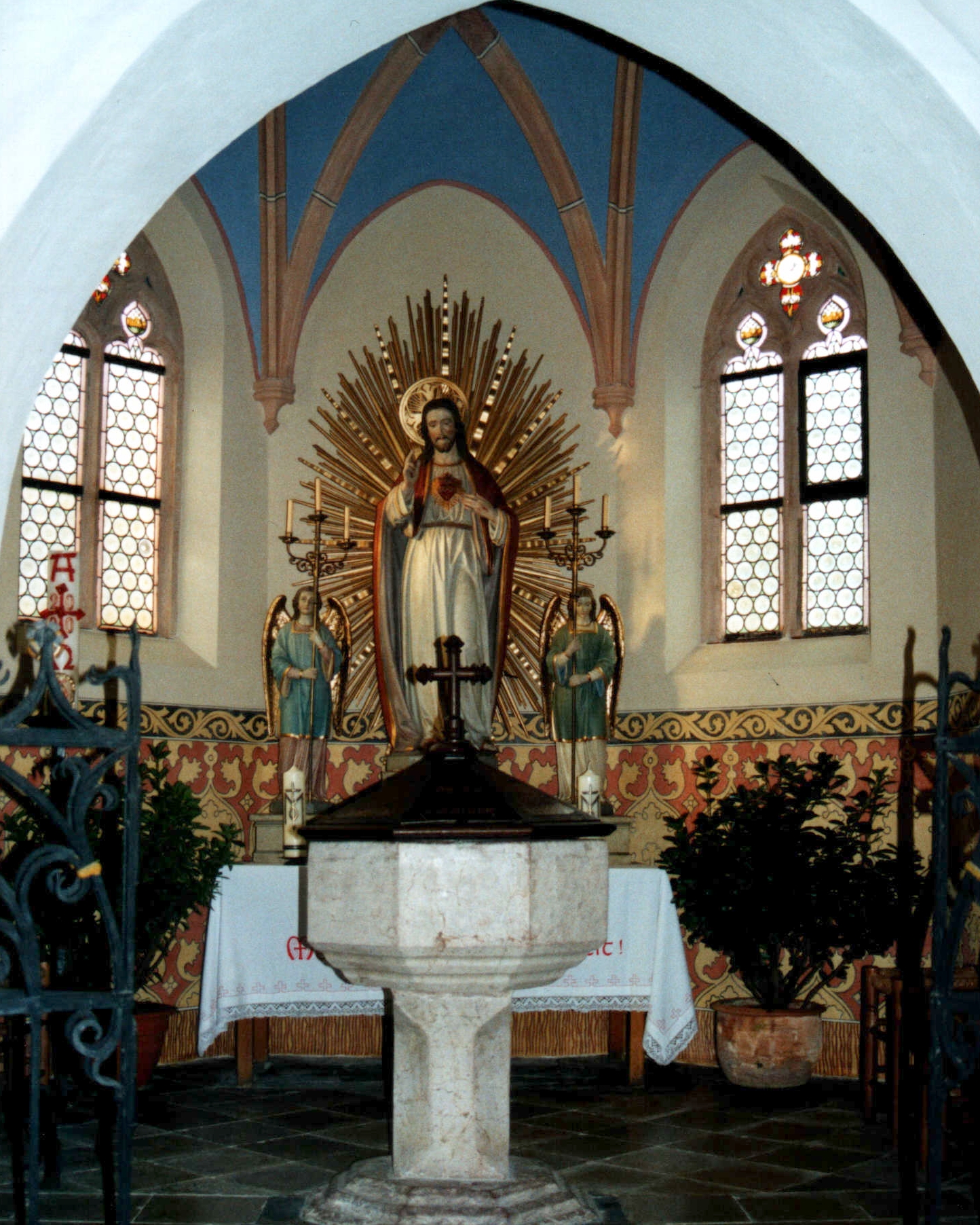 PfarrkircheHeldensteinTaufkapelle