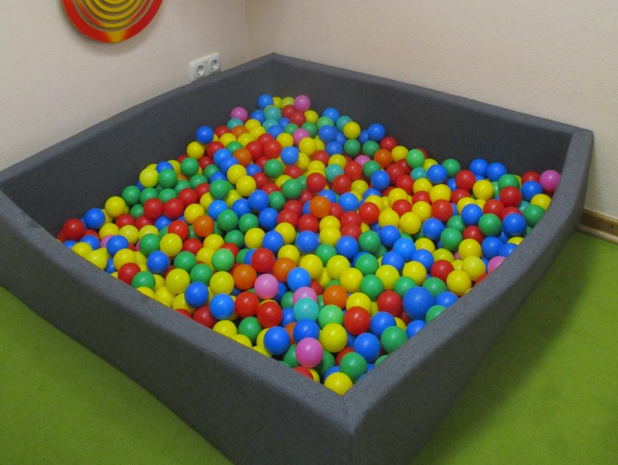 Bällebad für die Krippe