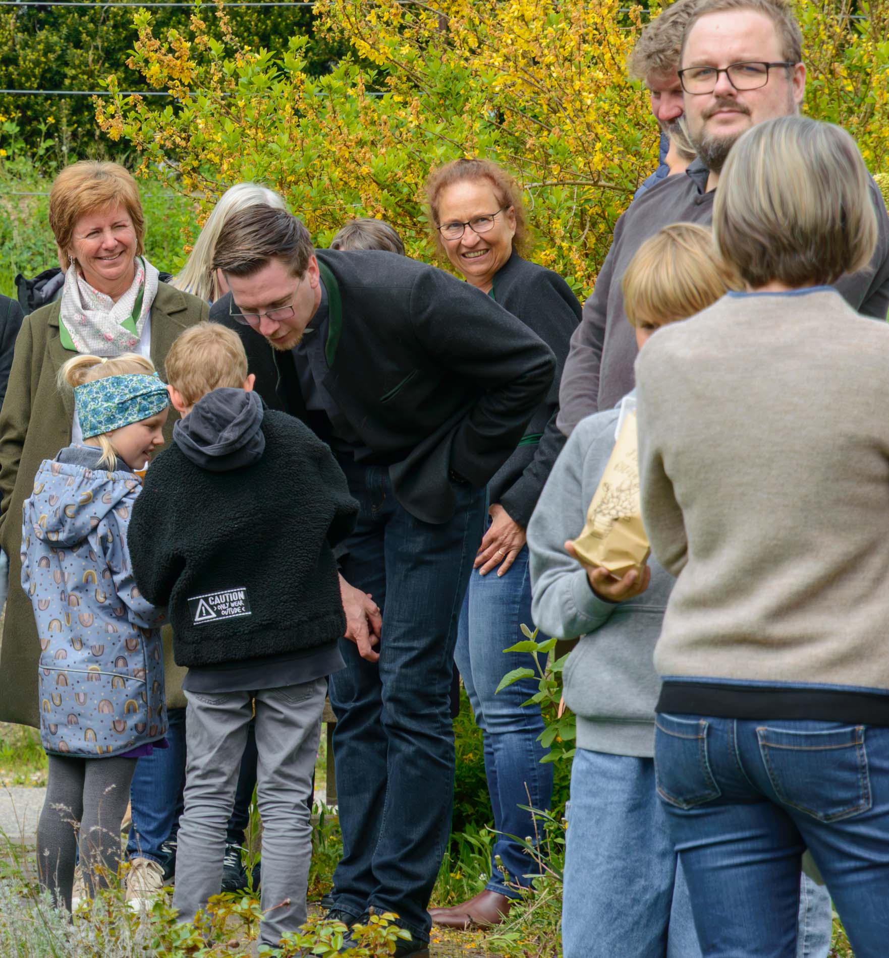 Ostereiersuchen im Pfarrgarten