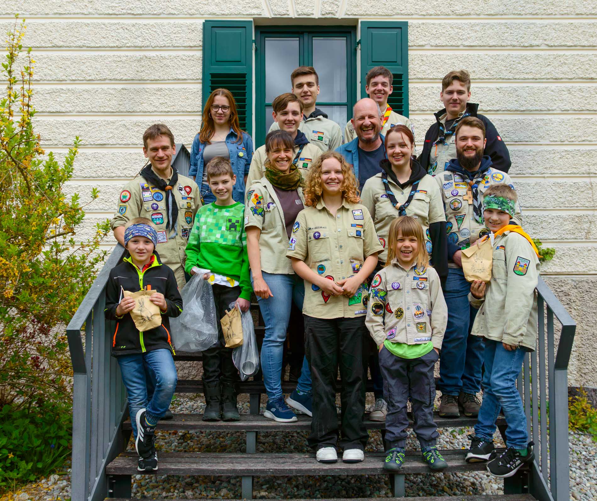 Ostereiersuchen im Pfarrgarten