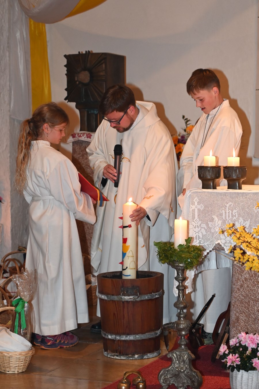 Osternacht Weissbach Segnung Osterkerze