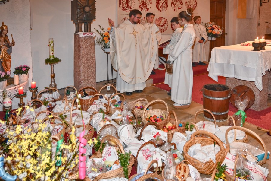 Osternacht Weissbach Speisenweihe