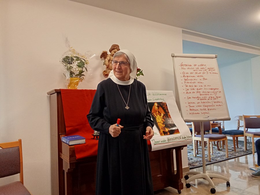 Besinnungstag mit Generaloberin Sr. Rosa Maria Dieck - 1