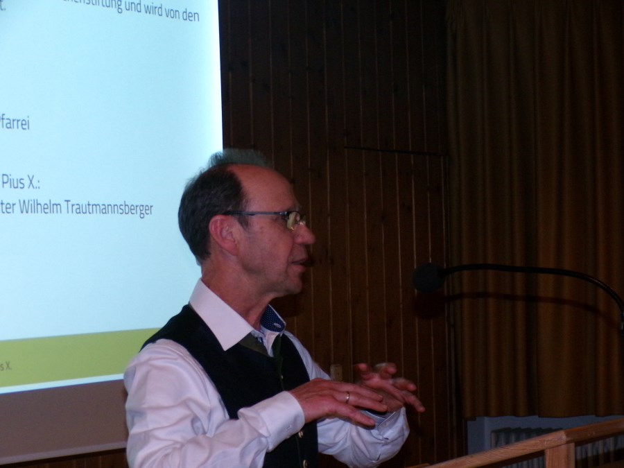 Pfarrversammlung: Bericht und Erläuterungen durch den amtierenden Kirchenpfleger Herbert Leiß-Maier