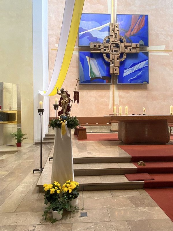 Auferstandener Jesus in der Pfarrkirche St. Pius X. - Mühldorf/Nord