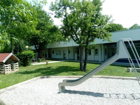 Garten und Eingang 2