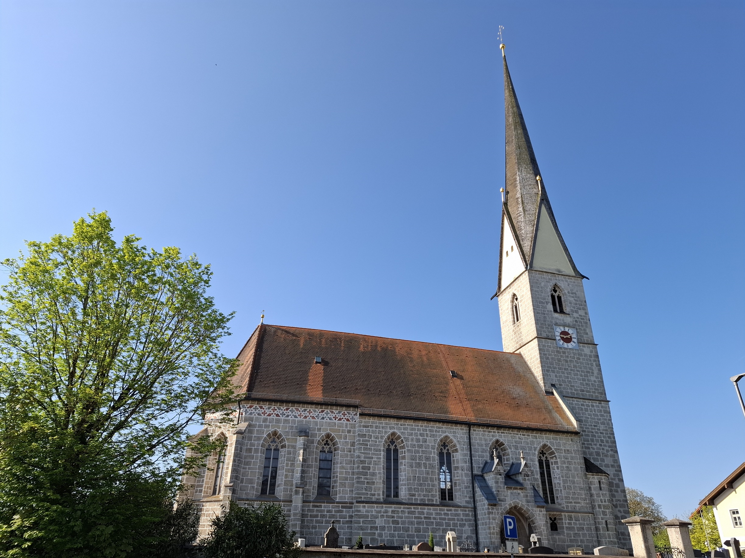 Kirche Emertsham außen