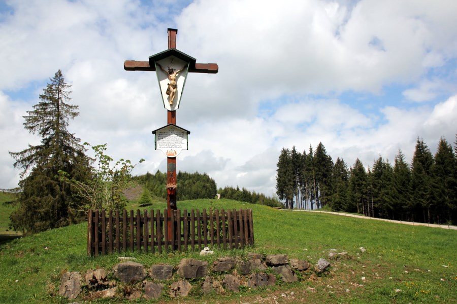 Berge und Kreuz