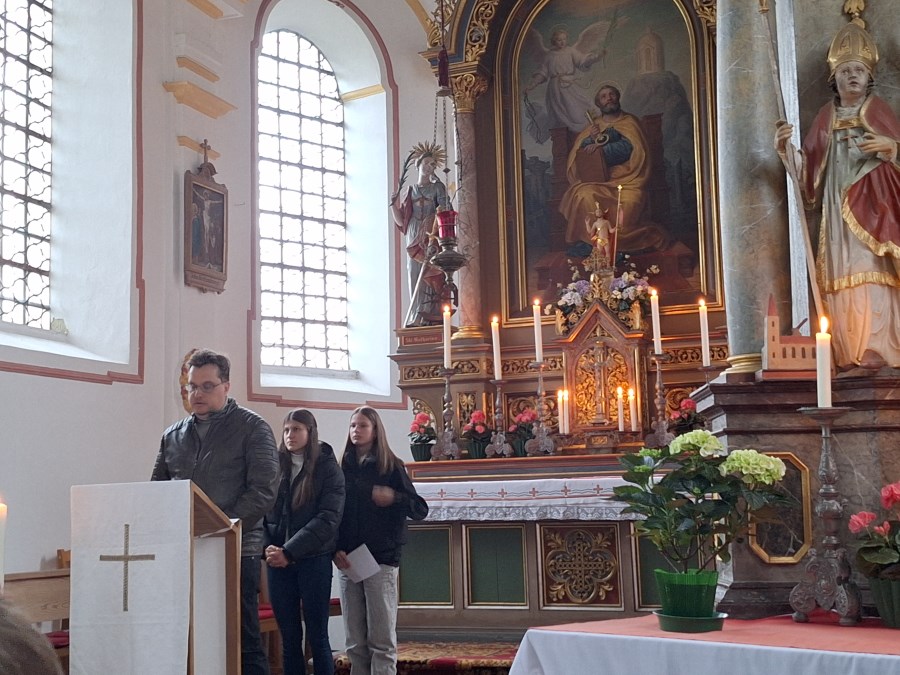 Taufkirchen, Hofkirchen Maiandacht