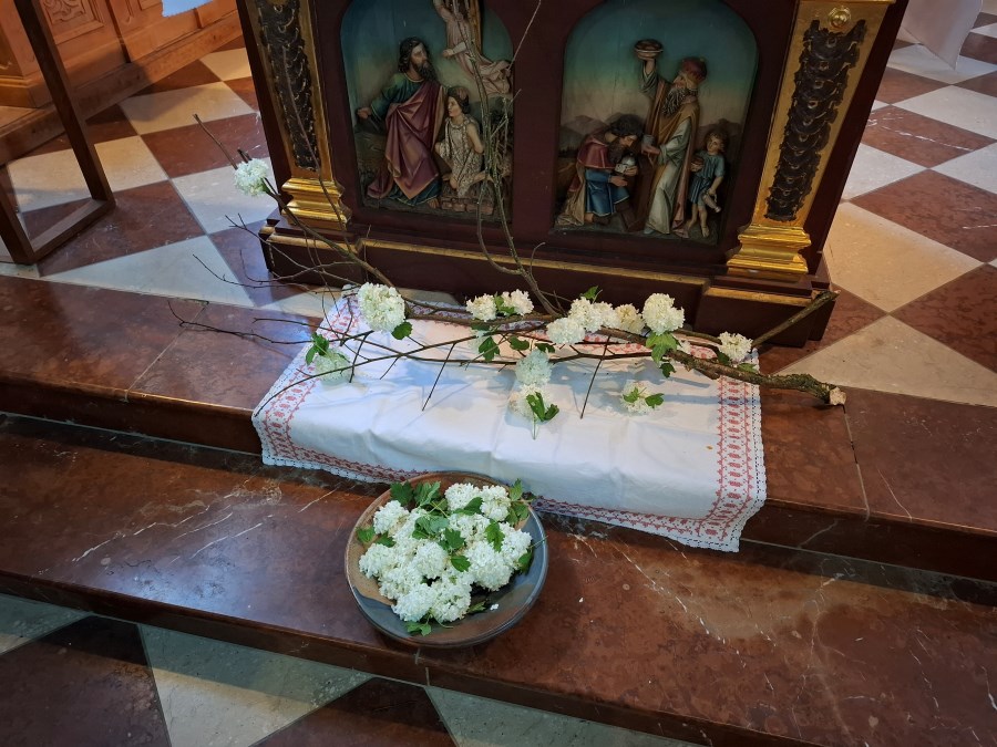 Taufkirchen, Hofkirchen, Maiandacht