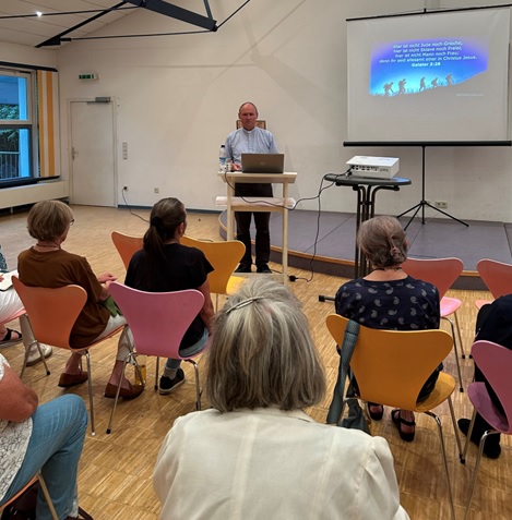 27. Juni Hl. Dreifaltigkeit<br/>Vortrag von Pfr. Bodo Windolf<br/>"Frauen in der Bibel"