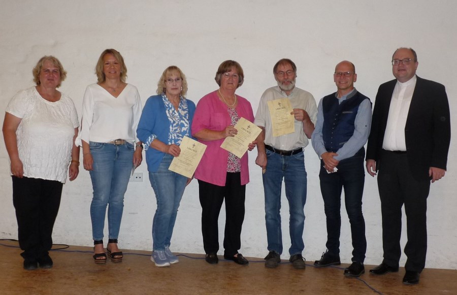die Geehrten vom Pfarrverband Ampfing