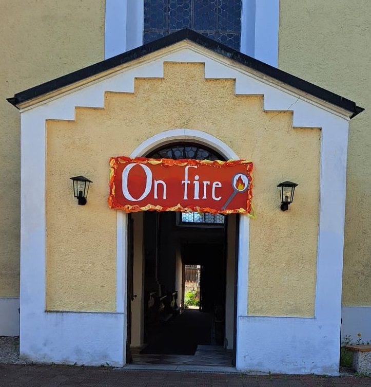 Firmung 2025 on fire