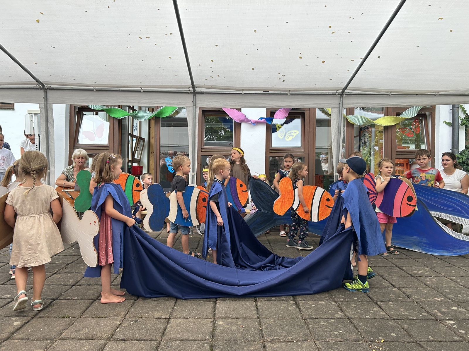 Mit dem Walfisch um die Welt