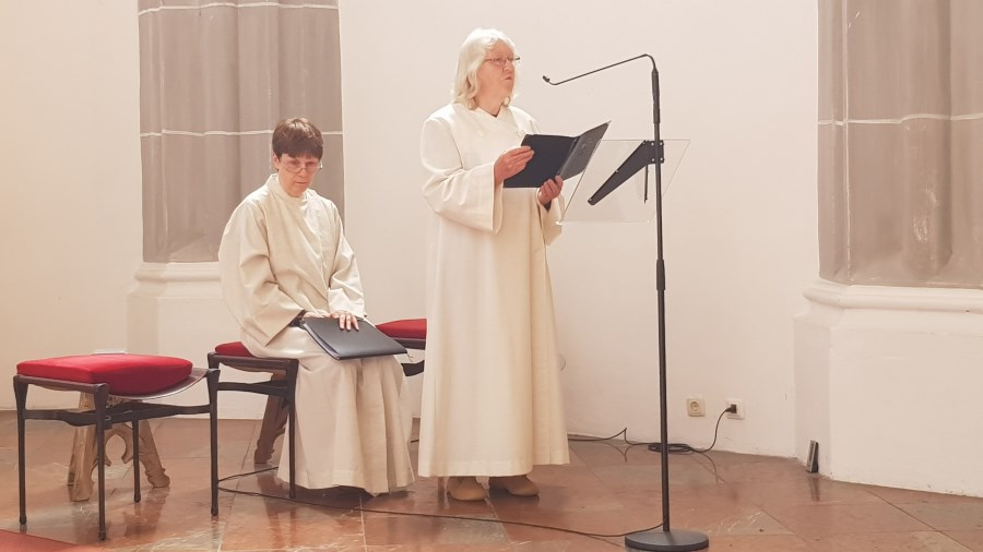 Eine Wort-Gottes-Feier unter dem Motto „Lasst die Fülle zu“ mit<br/>Kommunionausteilung anlässlich des Tags der Diakonin findet am Sonntag,<br/>5. Mai, ab 10 Uhr in der Pfarrkirche St. Andreas statt. Musikali