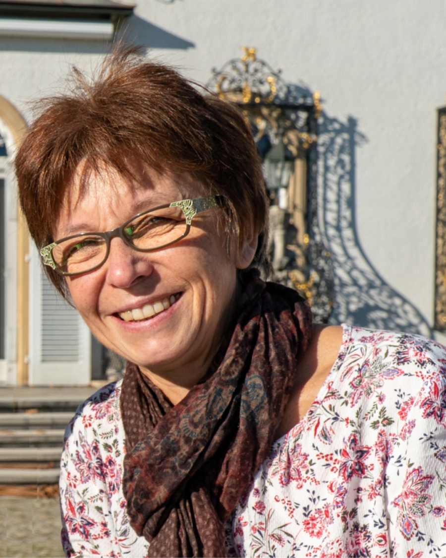 Diemut Genal Portrait