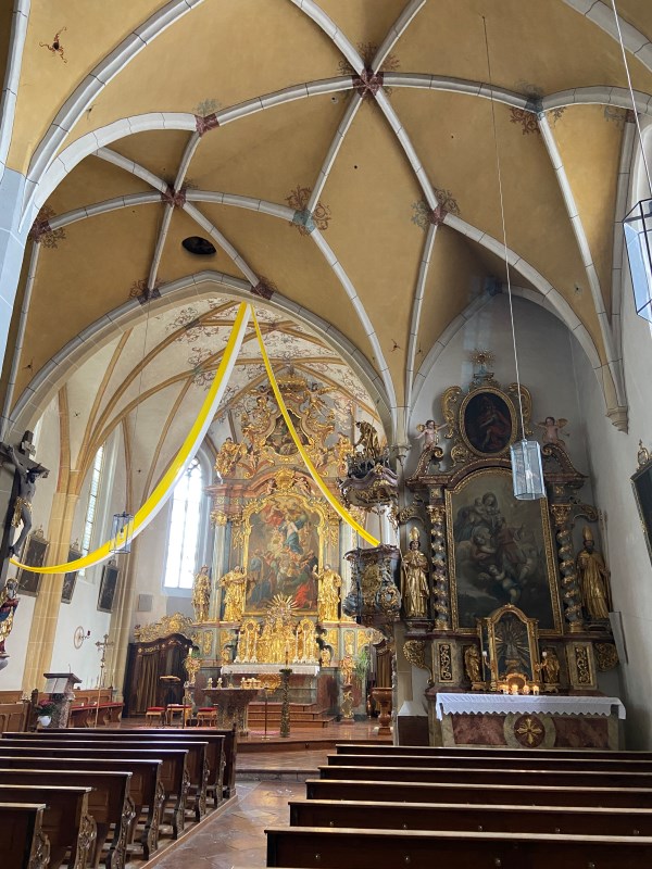 Innenraum der Kirche in Burgkirchen am Wald