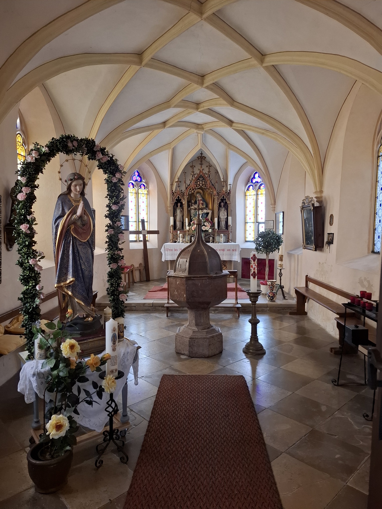 Taufkapelle innen - kompr. f. Homepage