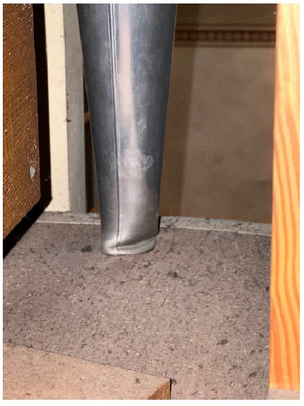 Eingeknickter Orgelfuß