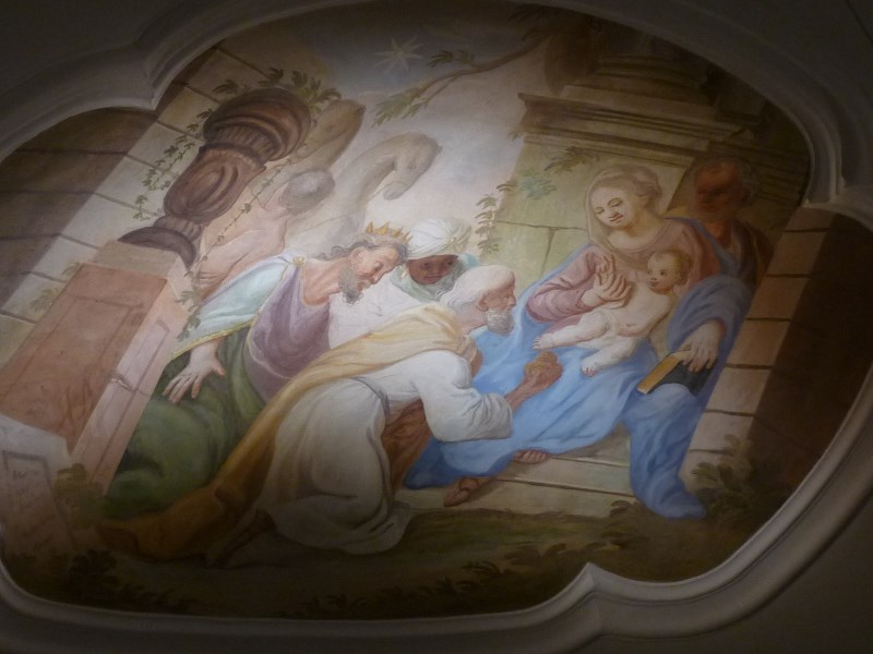 Fresko im Nordschiff: die Hl. Drei Könige beten das Jesuskind an