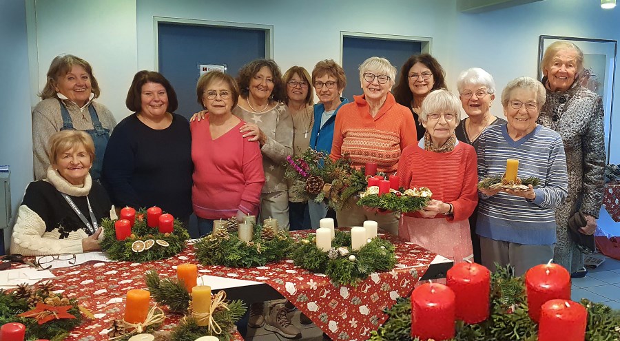 kfd Bastel von Adventsgestecken