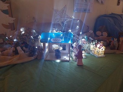 Maria und Josef auf dem Weg nach Bethlehem