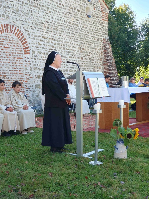 Sr. Benigna bei der Ansprache