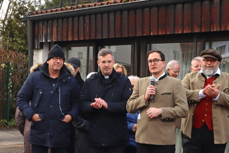 Begrüßung und Eröffnung