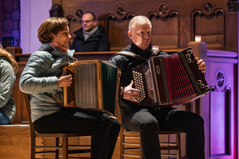 Silvia und Michael Kumeth beim Pasinger Adventssingen