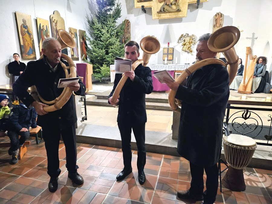 St_Georg_Adventliches_Abendlob_2025_Rundhörner