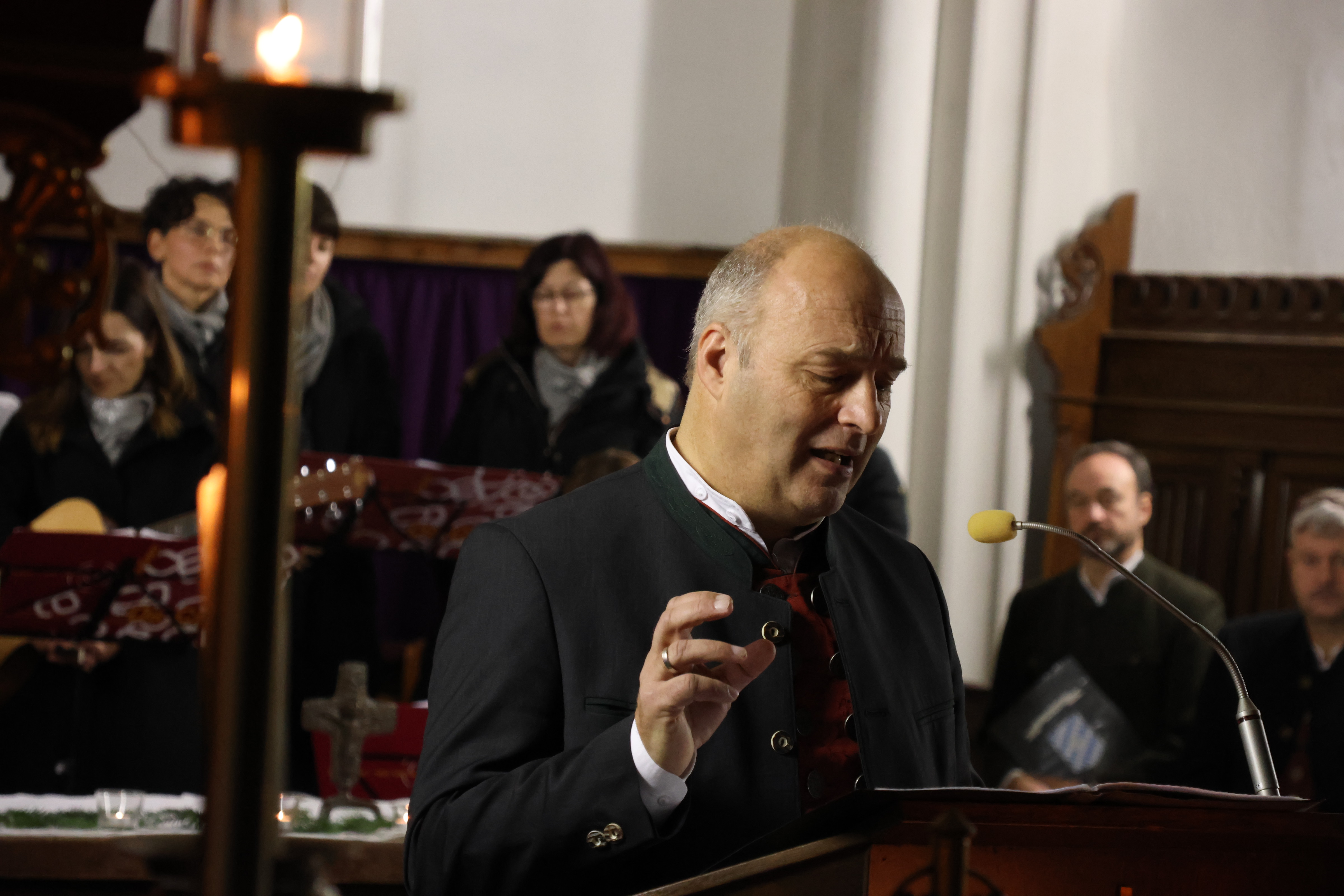 Adventssingen 2025 Lektor Manfred Cimander