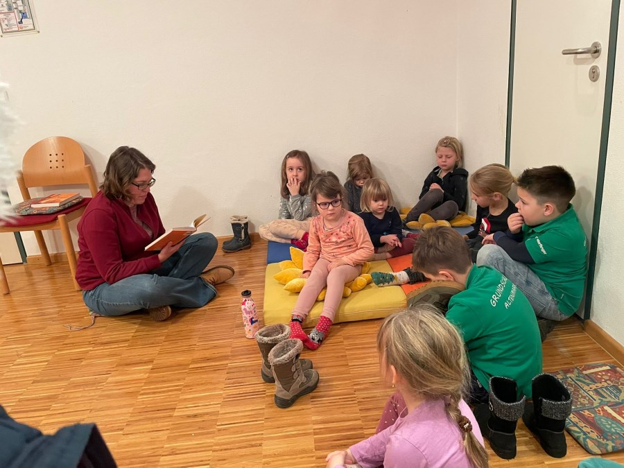 Lesen und Basteln mit Conny in der Bücherei Altenmarkt (1)