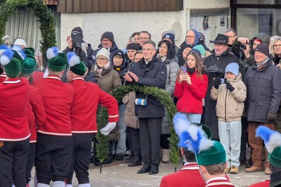 Eröffnungstanz 2026 zu Ehren unseres Pfarrers Adrian Zessin