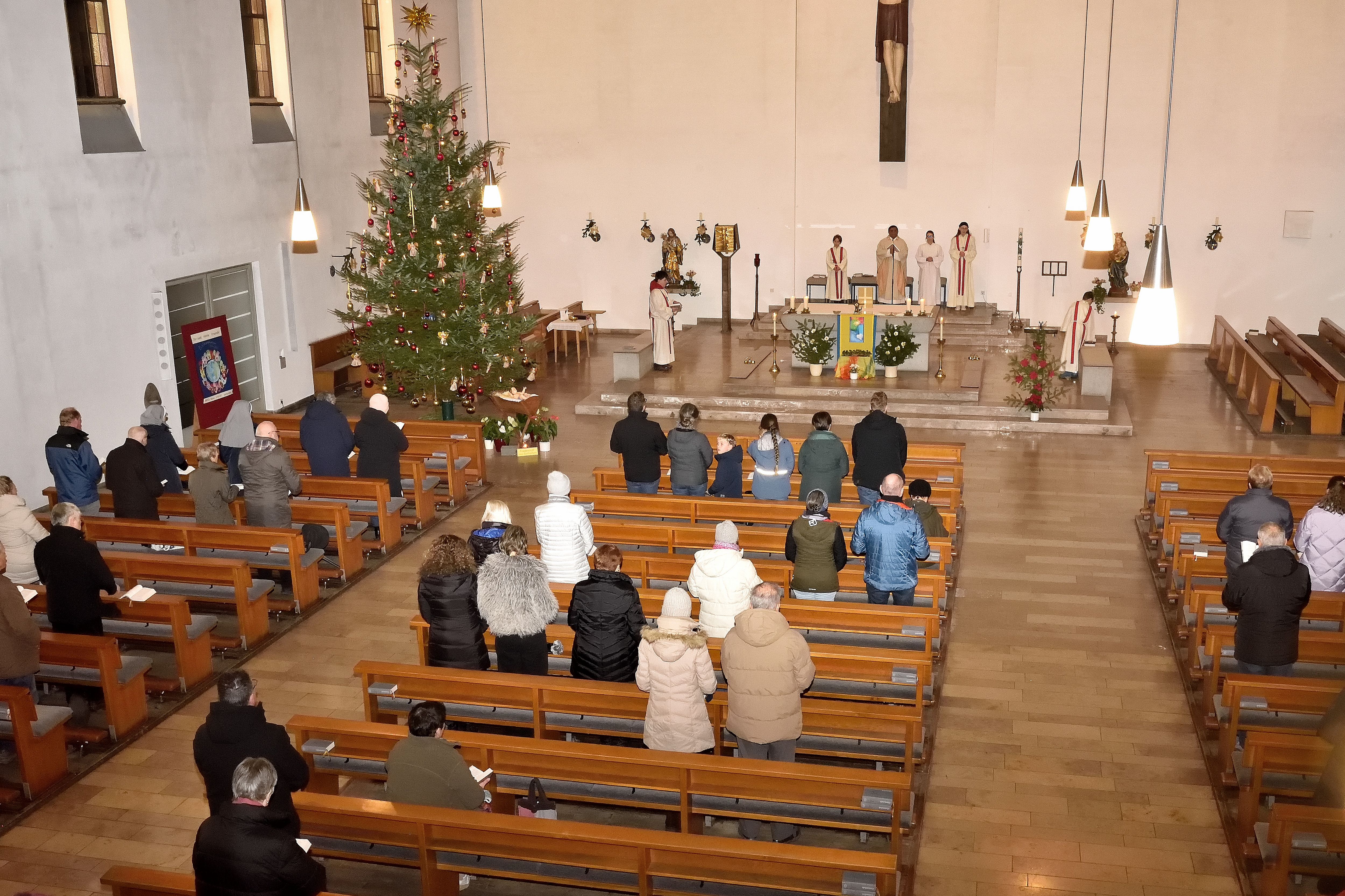 Blick ins Kirchenschiff