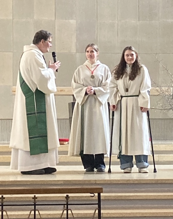 2026-02-01-Ministranten-Gottesdienst-ausscheidende-600