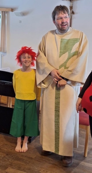 Am gestrigen Faschingssonntag hat der Pumuckl den Kindergottesdienst gecrashed. Naja warum auch nicht -