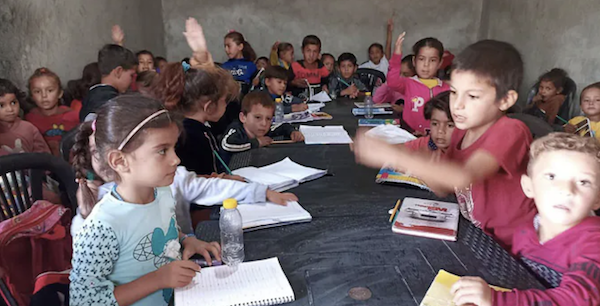 BANNER-doBetter-Kinder-in-Schule-600