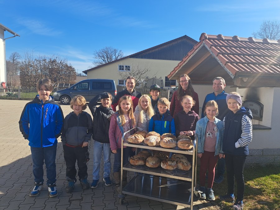 Pauluszell Erstkommunionkinder Brot backen 2026