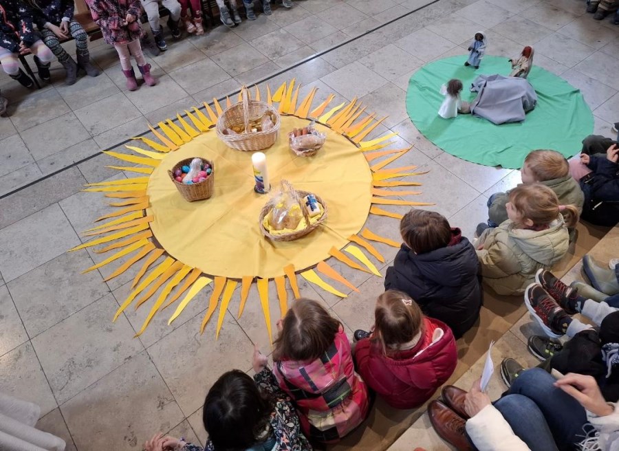 Kinder in der Kirche