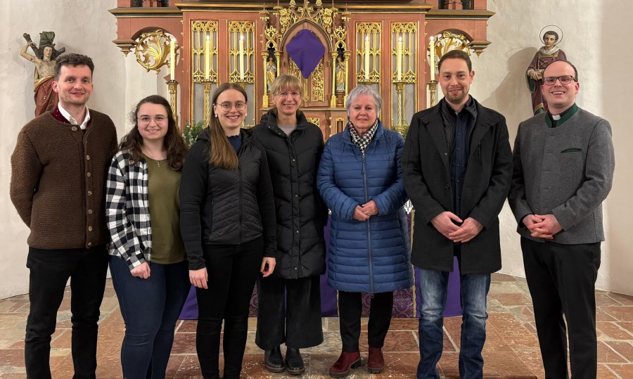 Der neue Tenglinger Pfarrgemeinderat wurde begrüßt.