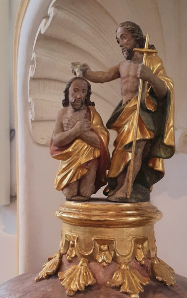 taufbecken detail