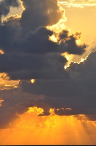 Sonne hinter Wolken
