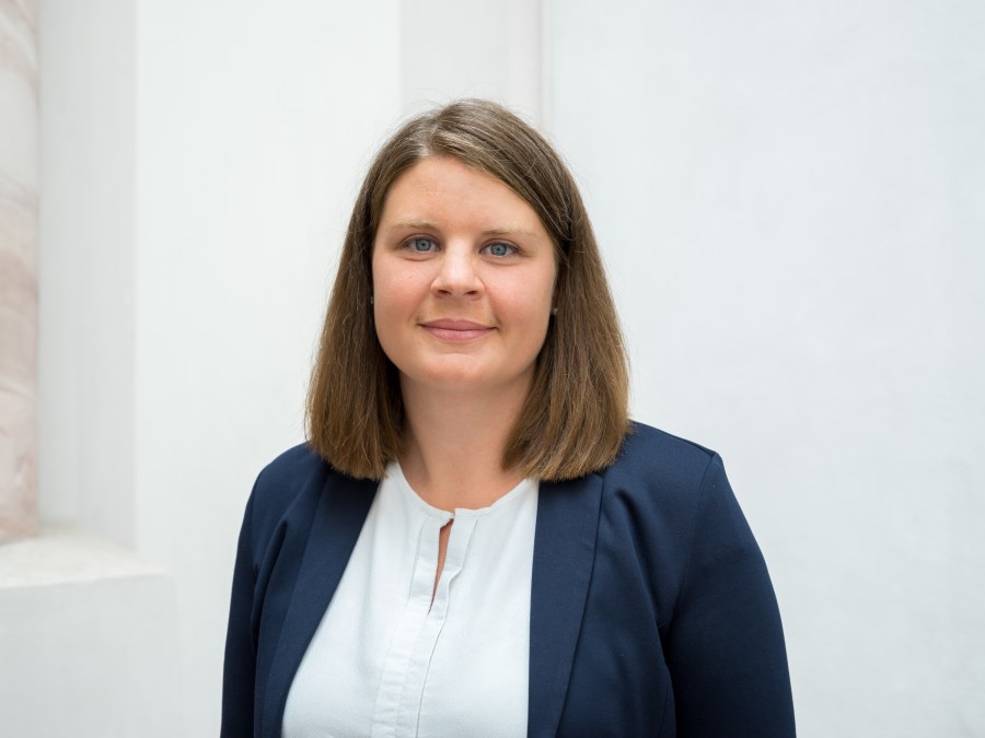 Eva Widl - Seelsorge_Portrait3-11web (1)