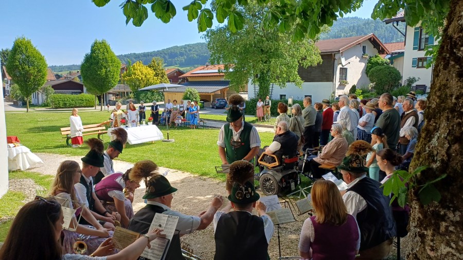 Pfingstmontag Wiesen-Gottesdienst