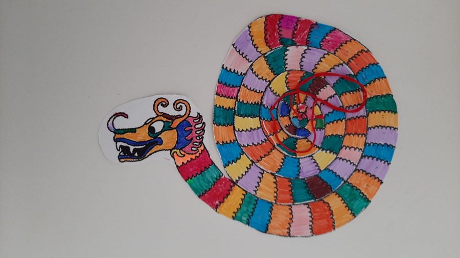 Papierschlange "Halbdrache Nepomuk"