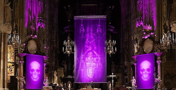 Stephansdom-Wien-Helnwein_Fastentuecher