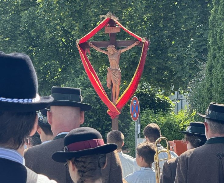 Fronleichnam 26 Kreuz A. Alves