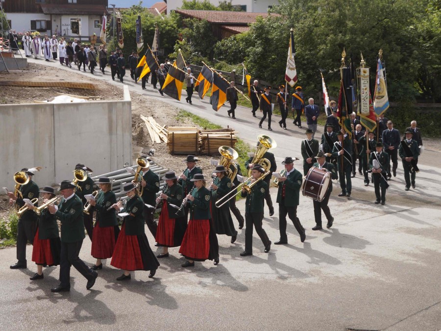 Die Musikkapelle Teisendorf führte den Trauerzug an